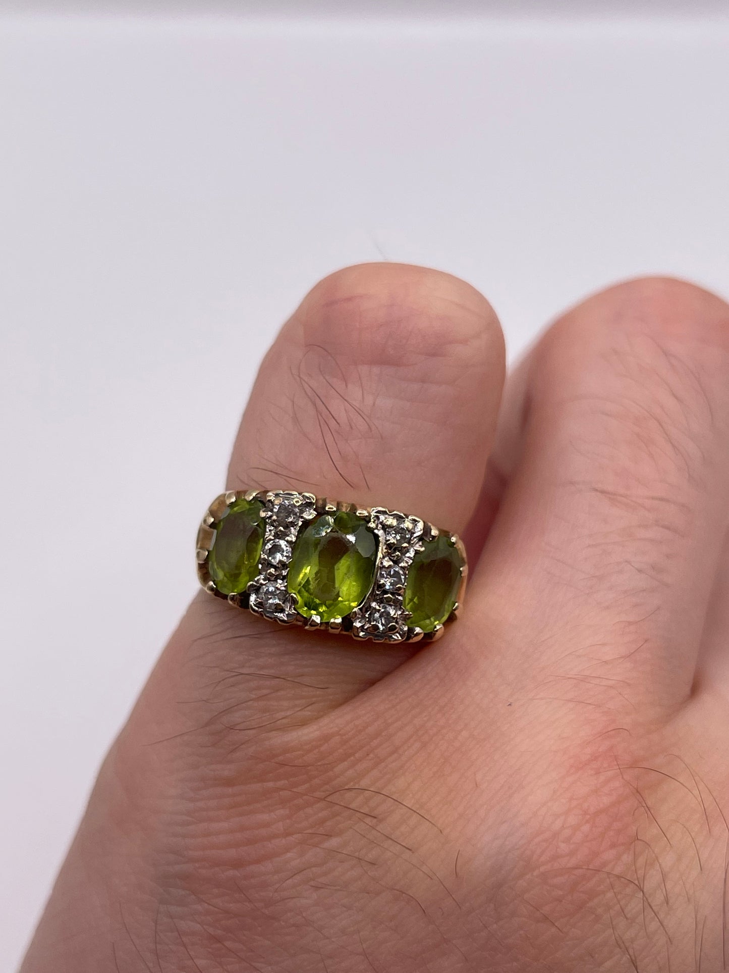9ct gold peridot and diamond ring