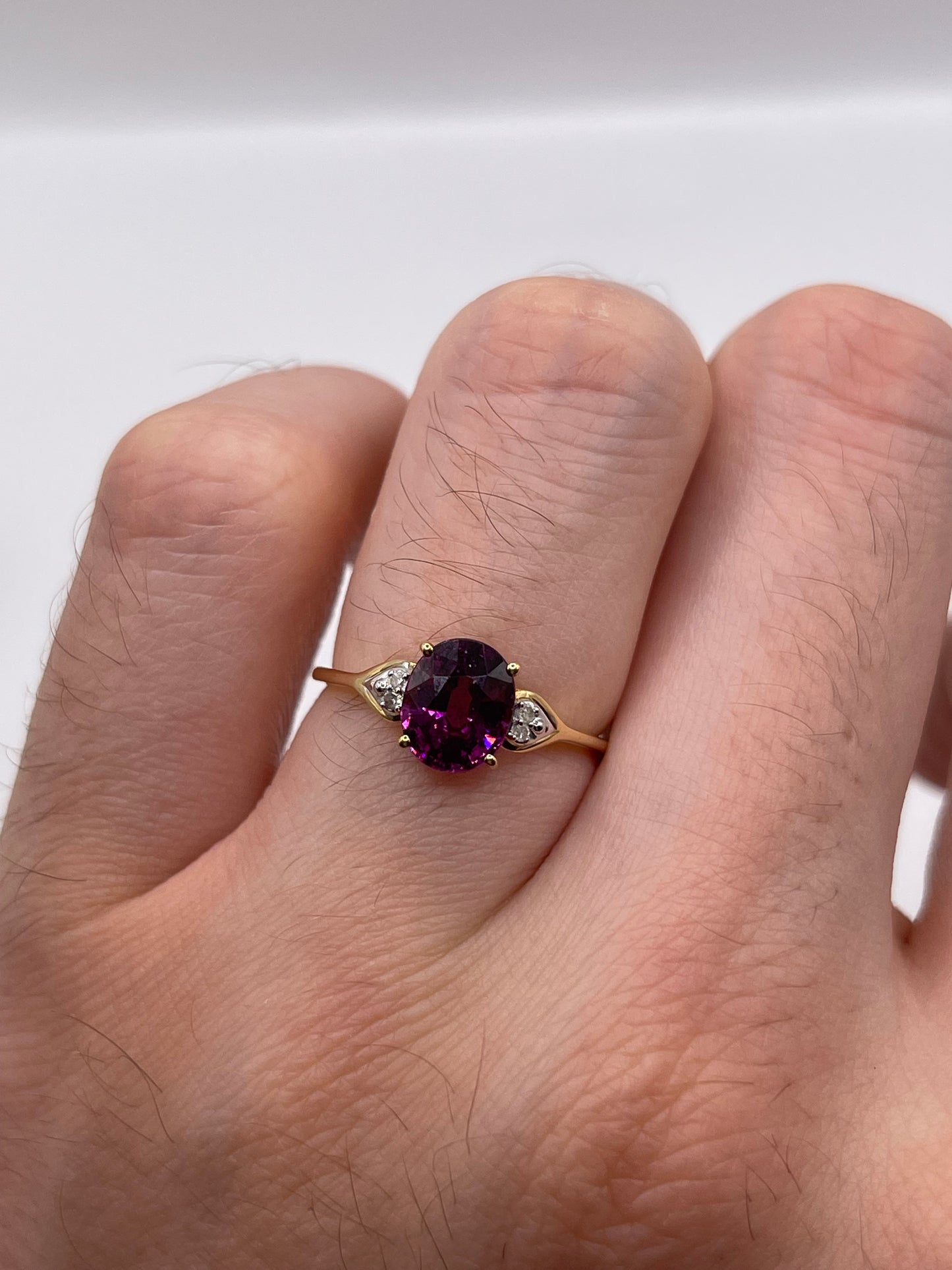9ct gold garnet and diamond ring