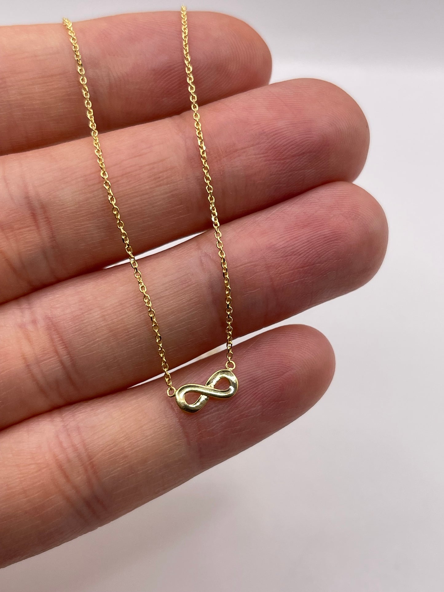 9ct gold infinity necklace