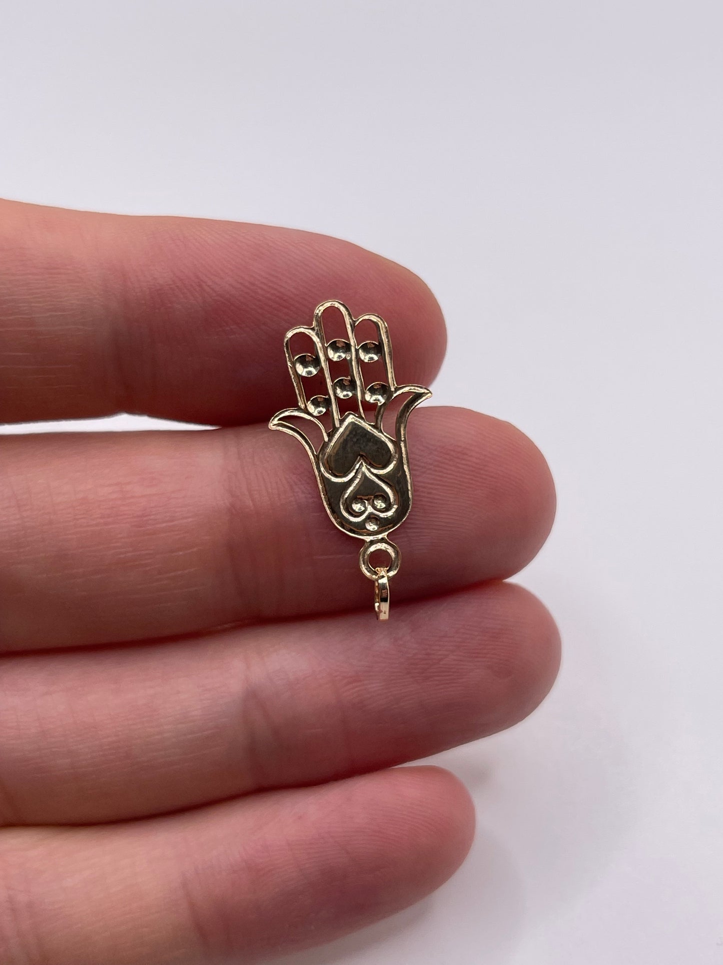 9ct gold hamsa pendant