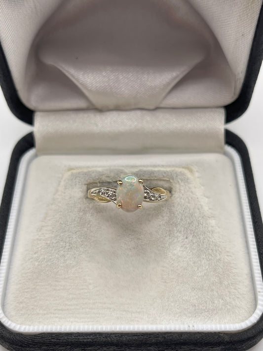 9ct gold opal and zircon ring