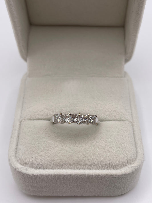 18ct white gold 1ct diamond ring