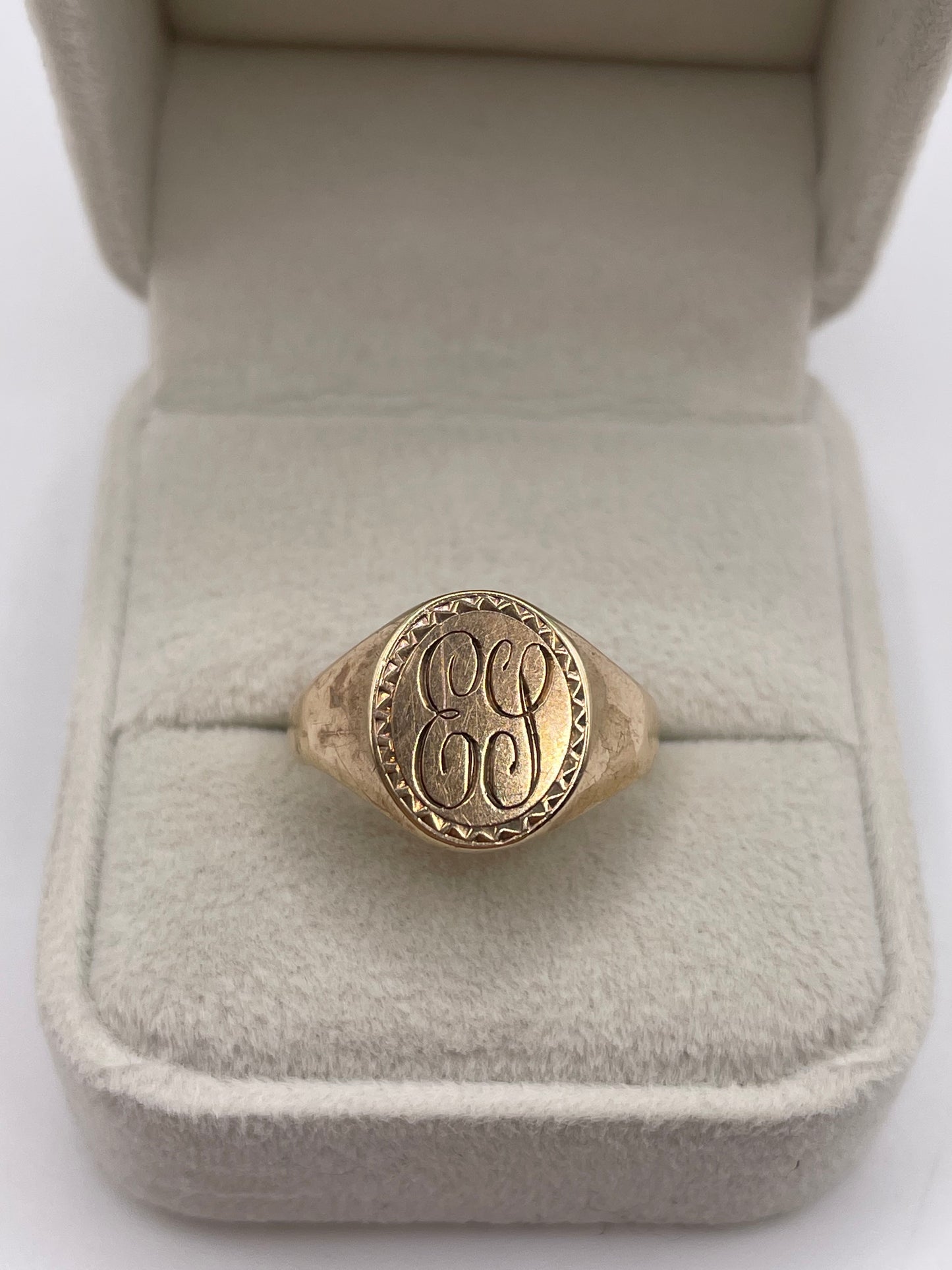 9ct gold initial signet ring