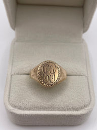 9ct gold initial signet ring - 9.25