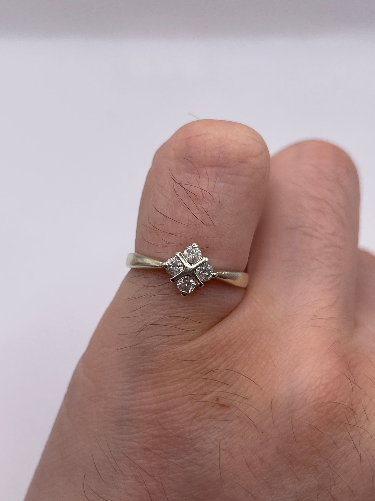 9ct white gold diamond ring