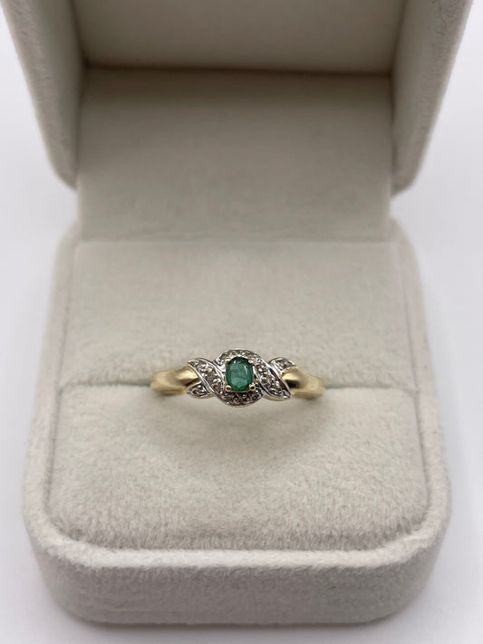 9ct gold emerald and diamond ring