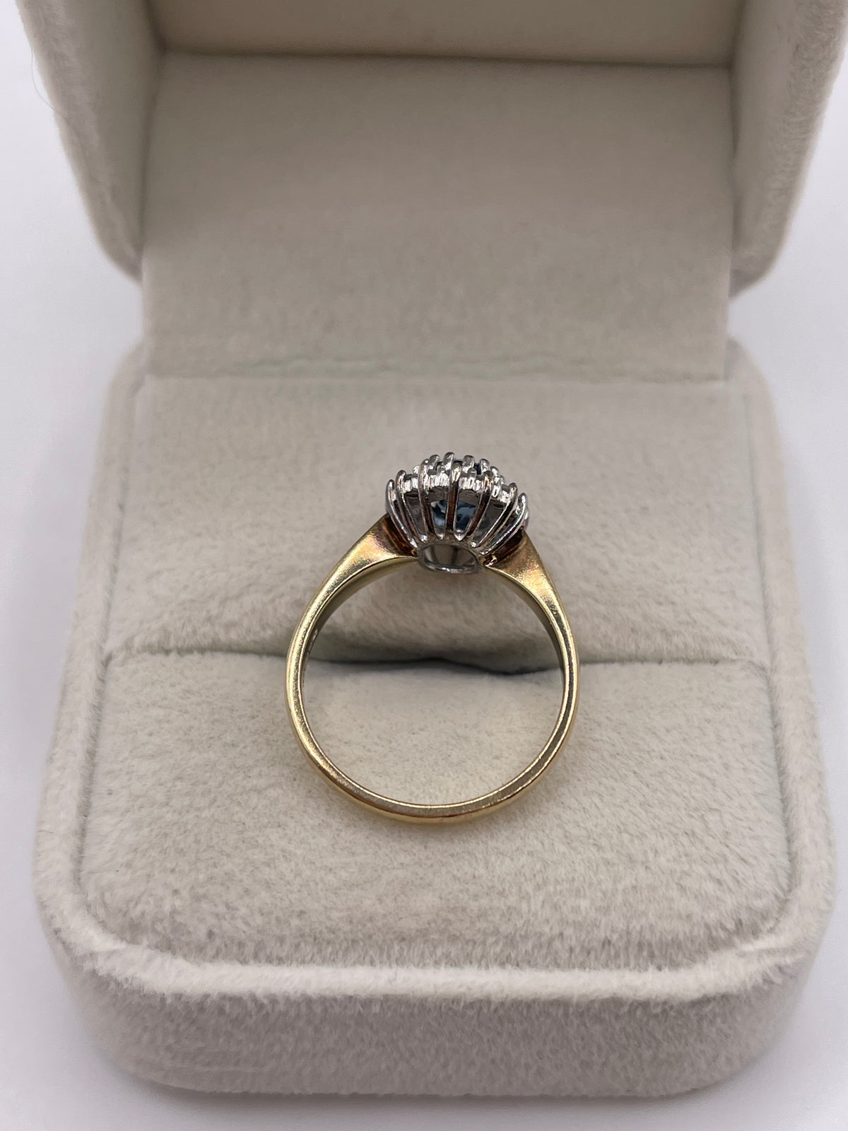 9ct gold topaz and diamond ring