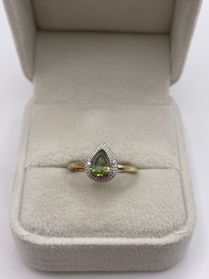 9ct gold peridot and diamond ring
