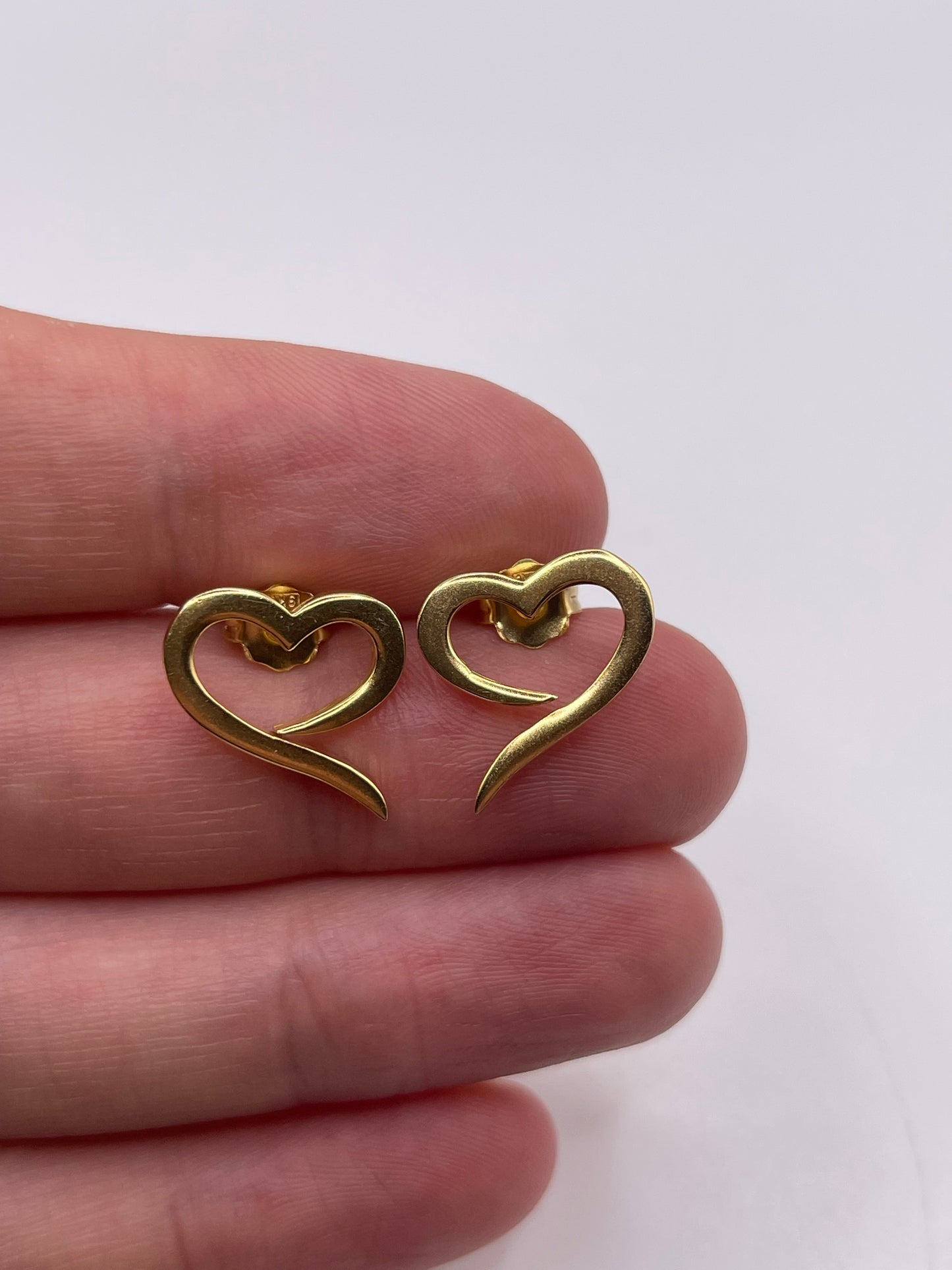9ct gold heart earrings