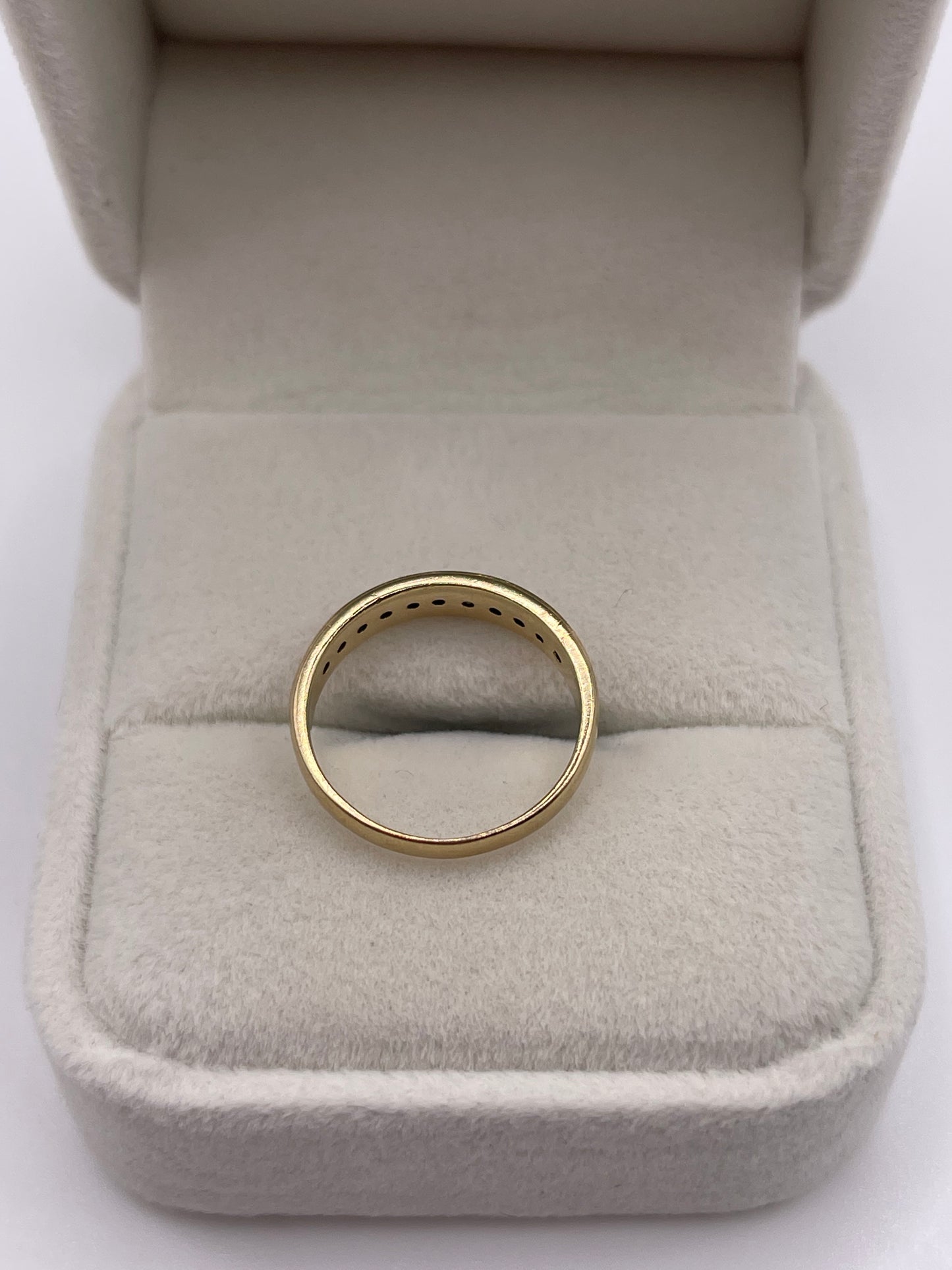 9ct gold diamond ring