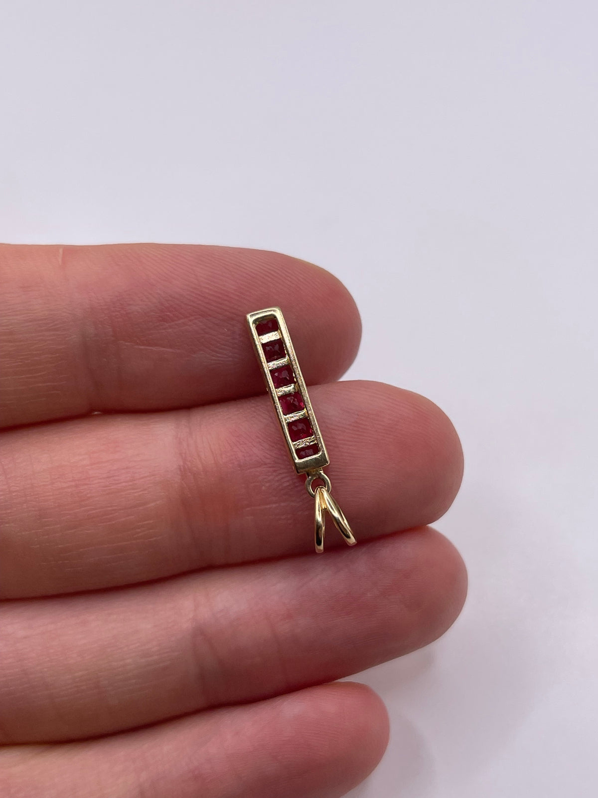 9ct gold spinel pendant