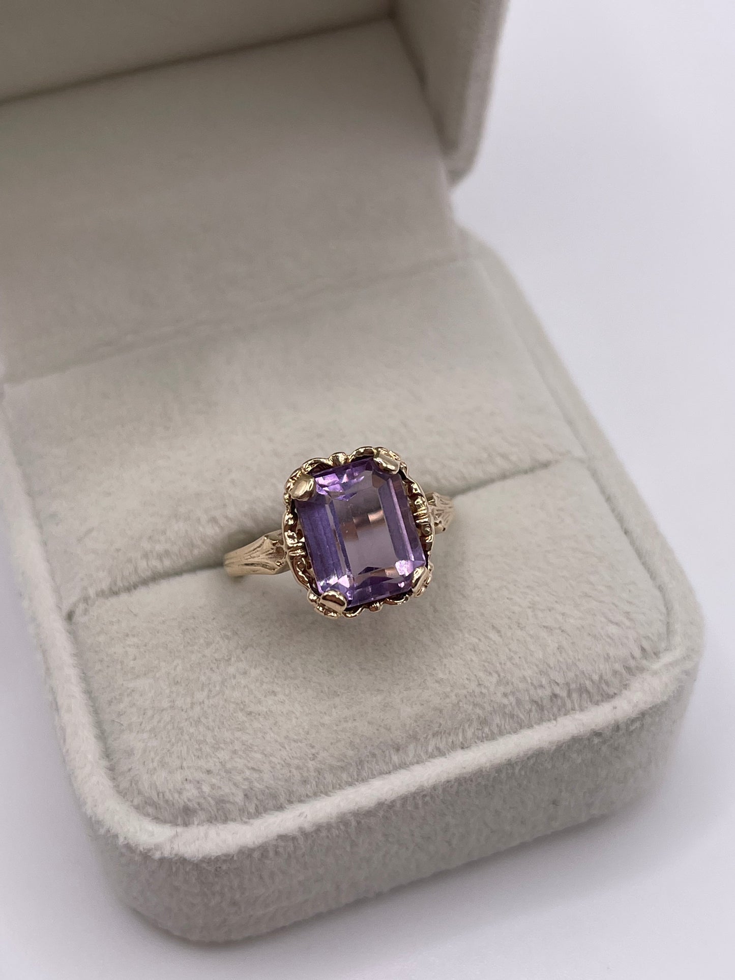 9ct gold amethyst ring