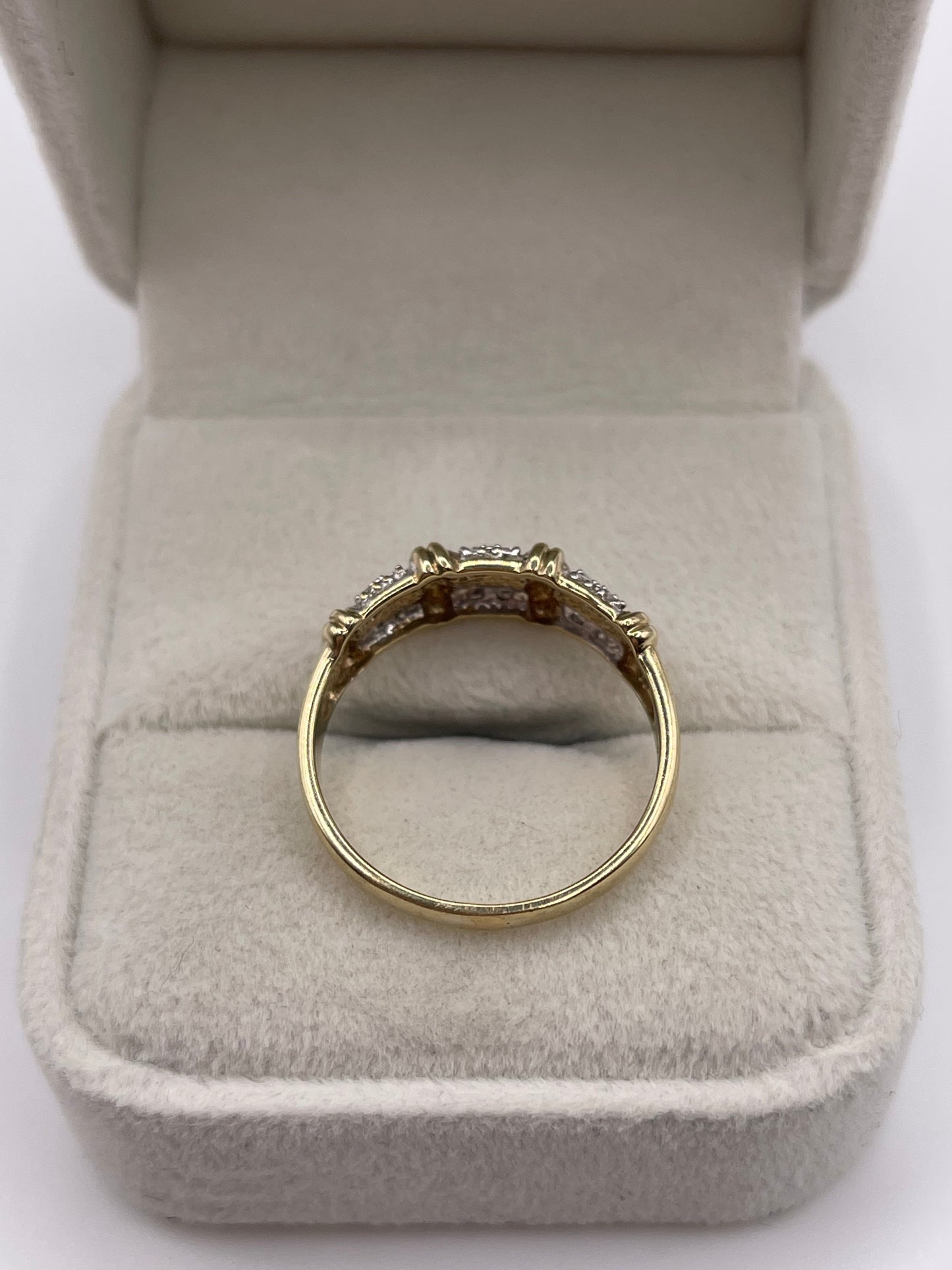 9ct gold diamond cluster ring