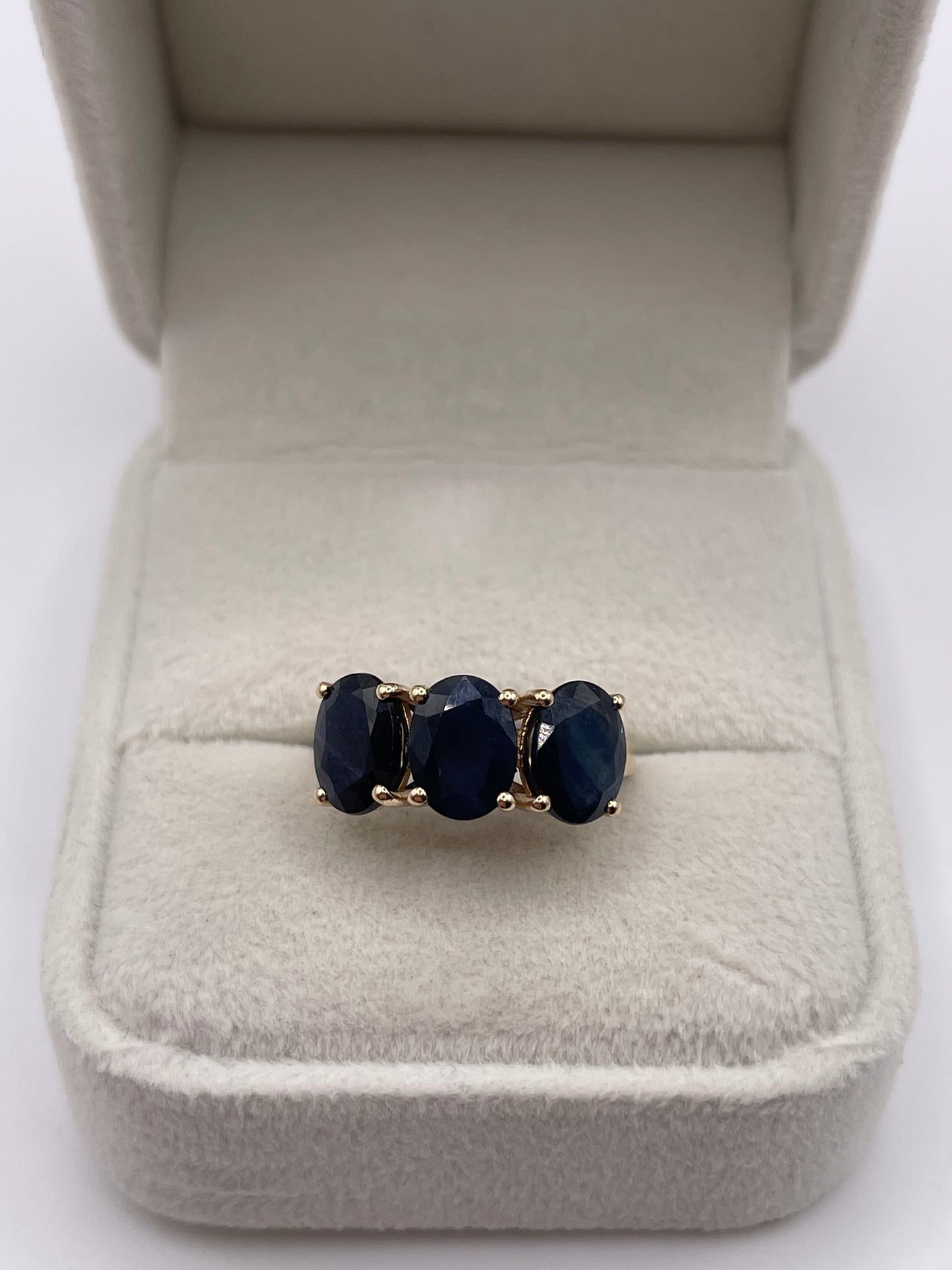 9ct gold sapphire ring