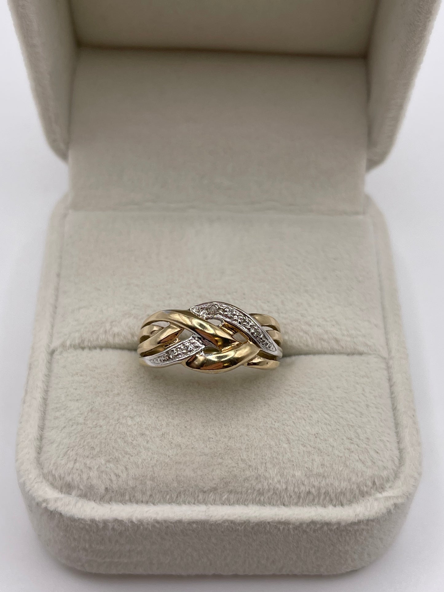 9ct gold diamond ring
