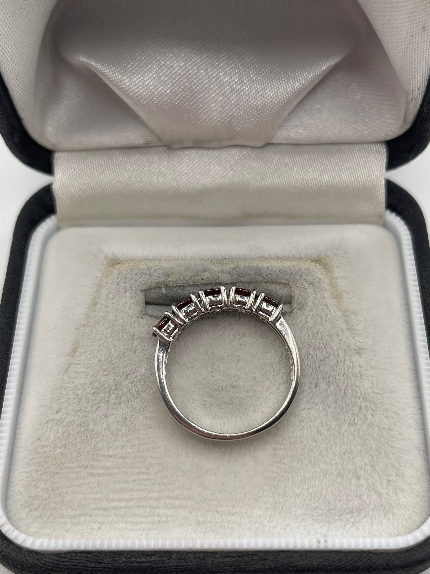 9ct white gold tourmaline ring