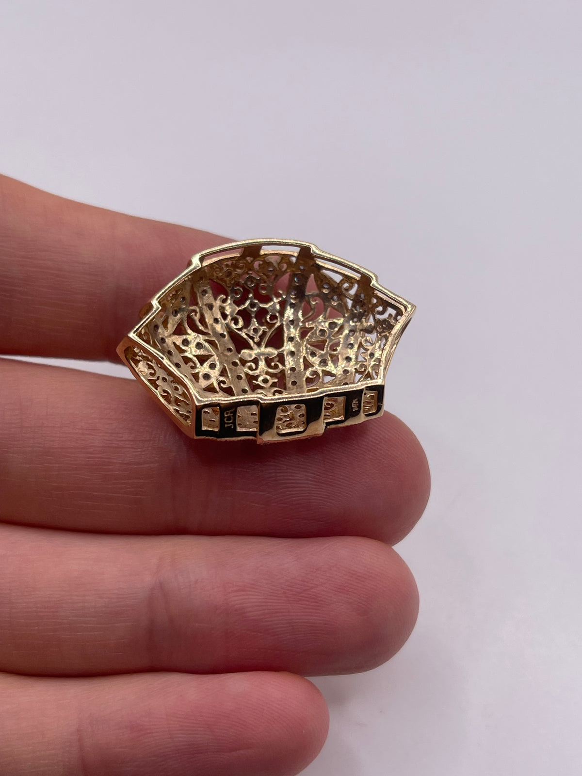 14ct gold diamond pendant