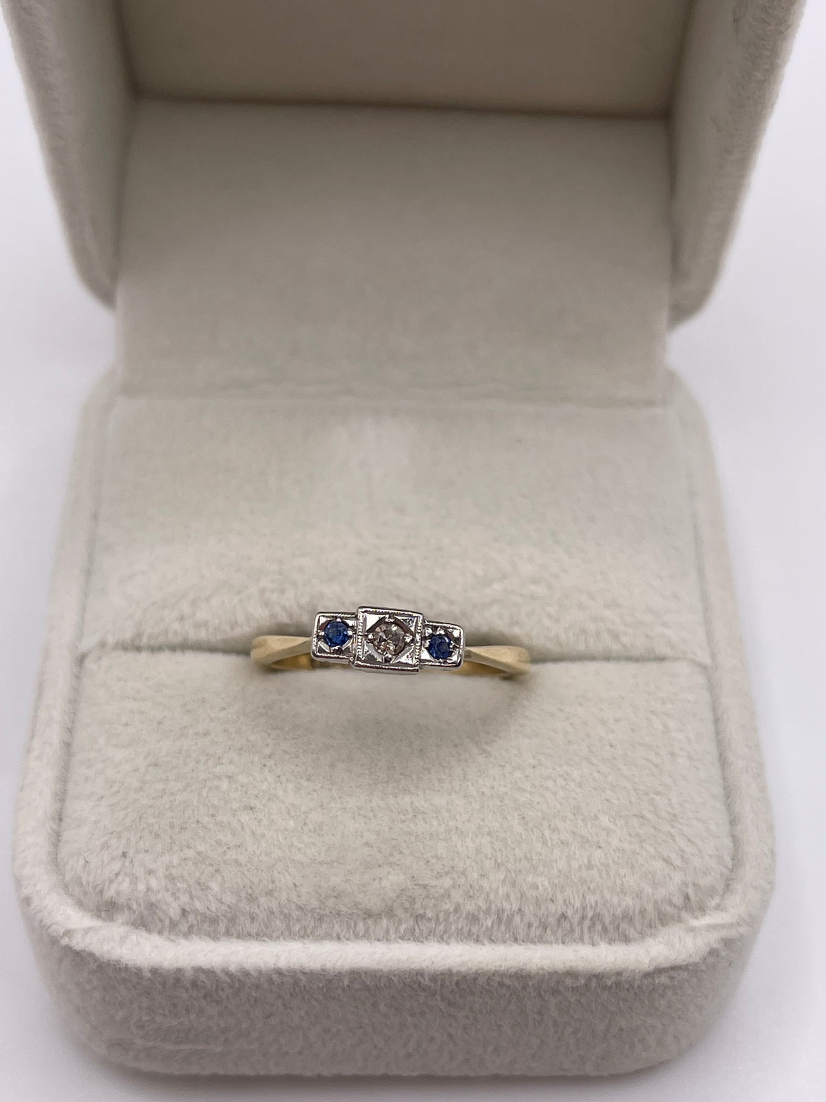 9ct gold palladium sapphire and diamond ring