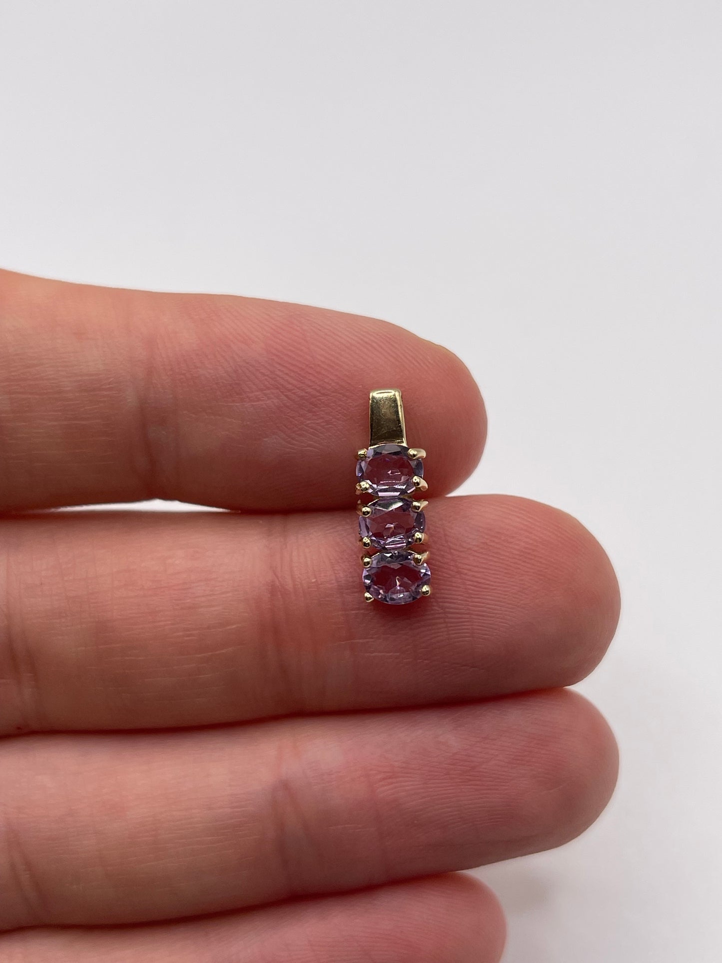 9ct gold amethyst pendant