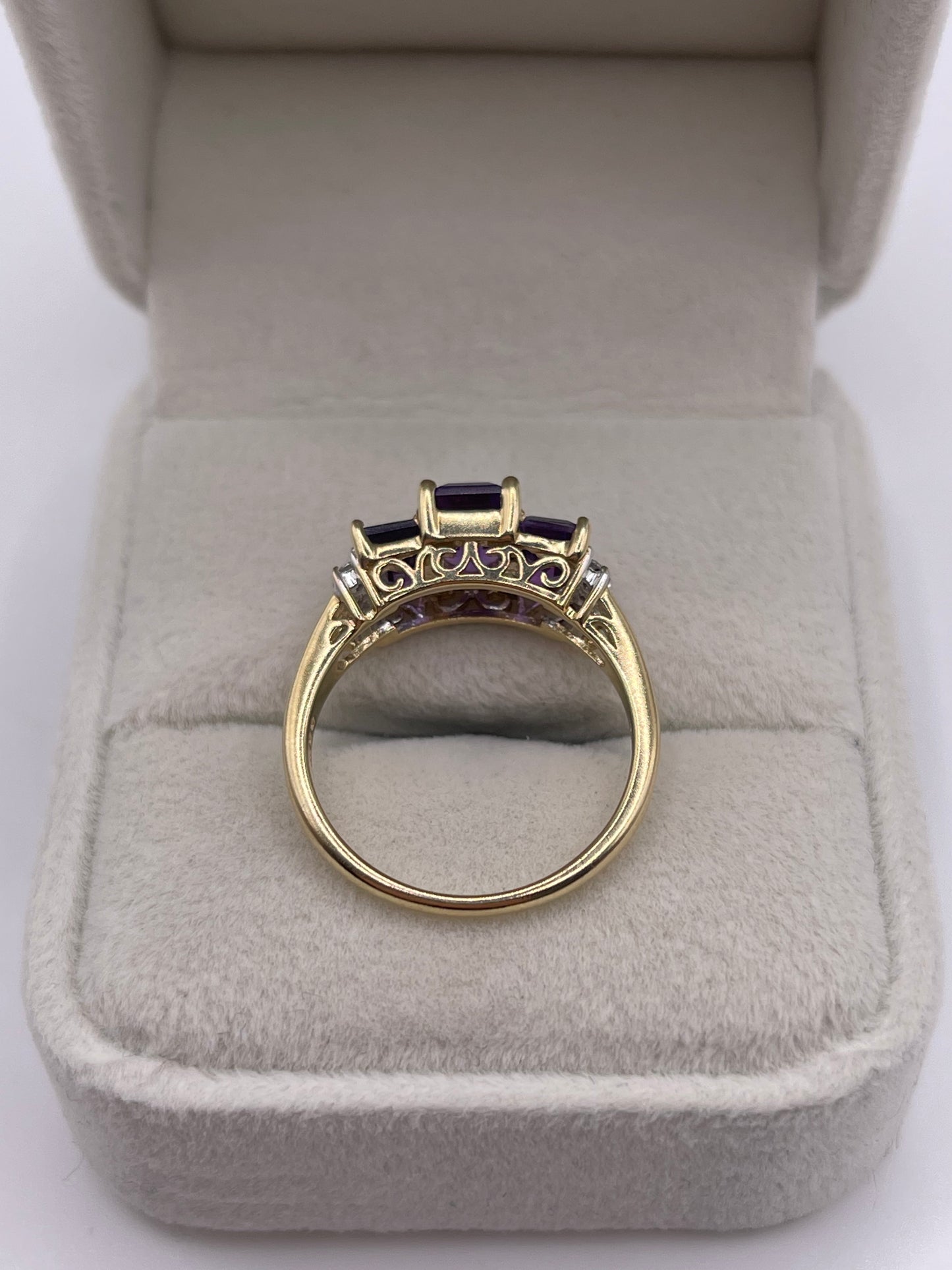 9ct gold amethyst and diamond ring
