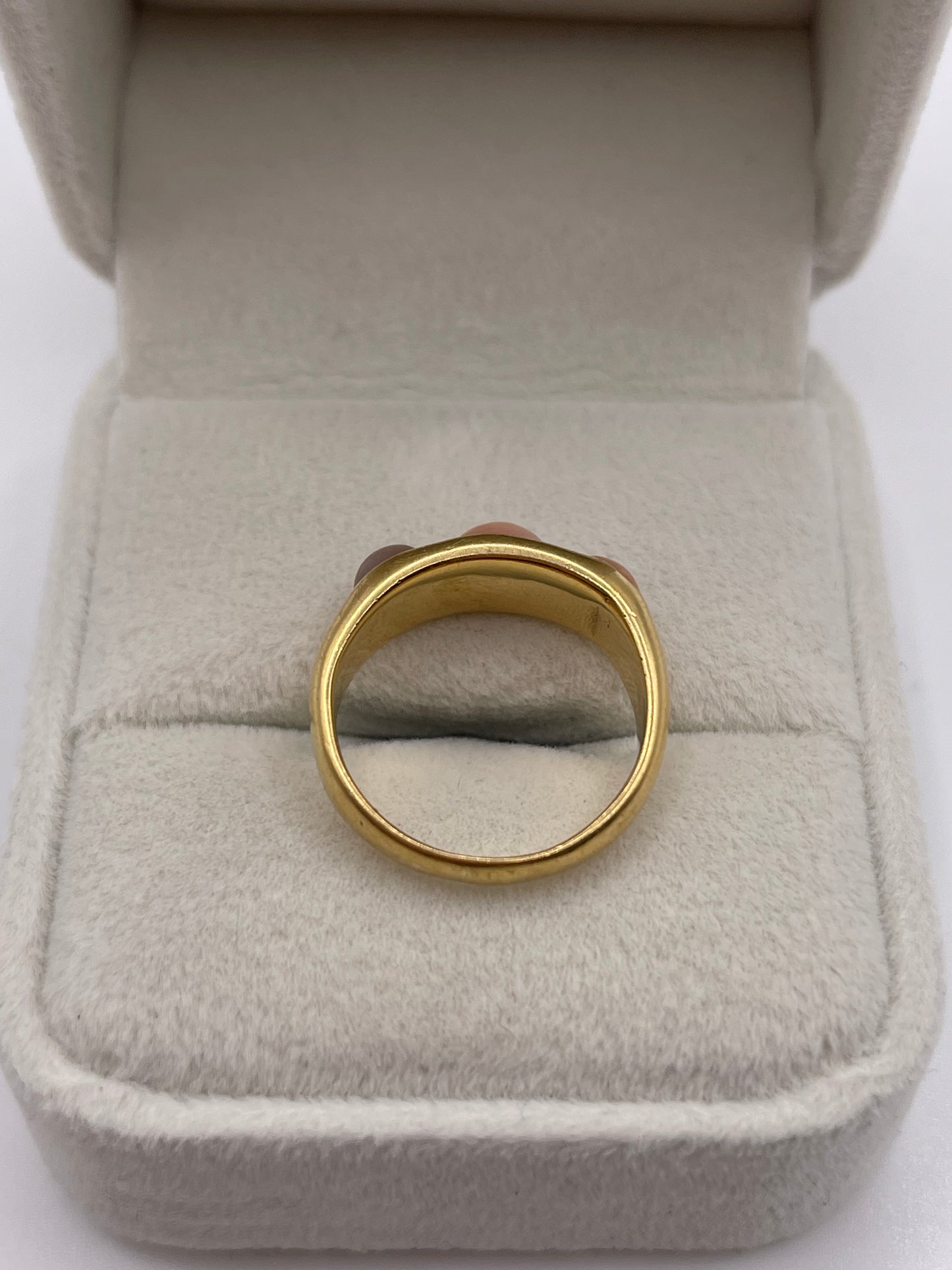 Antique 18ct gold coral gypsy ring