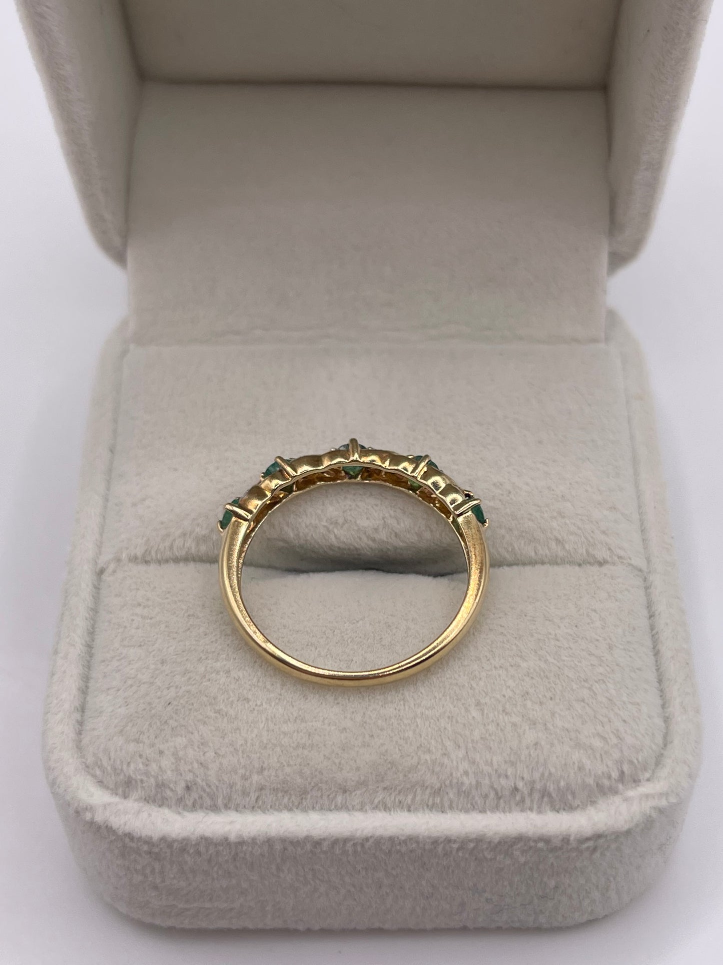 9ct gold emerald and diamond ring