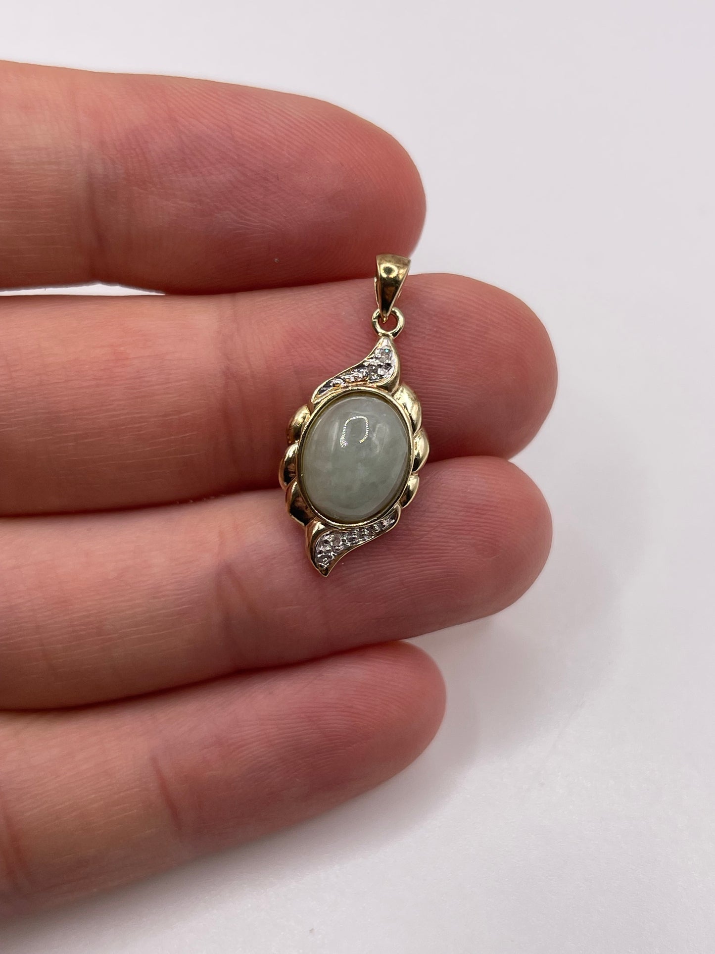 9ct gold jade and diamond pendant