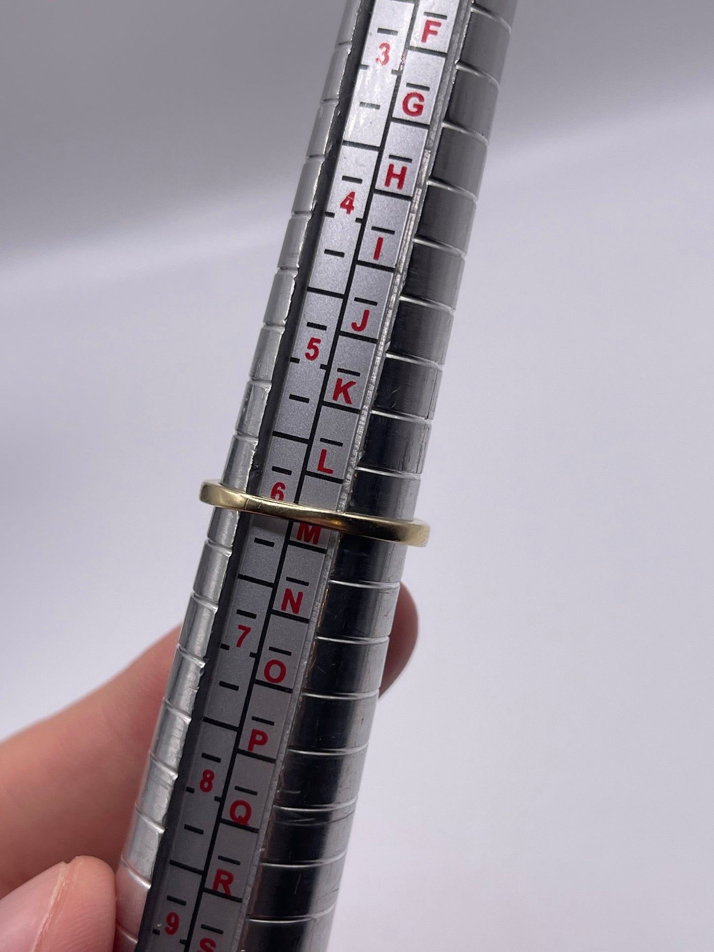 9ct gold diamond ring