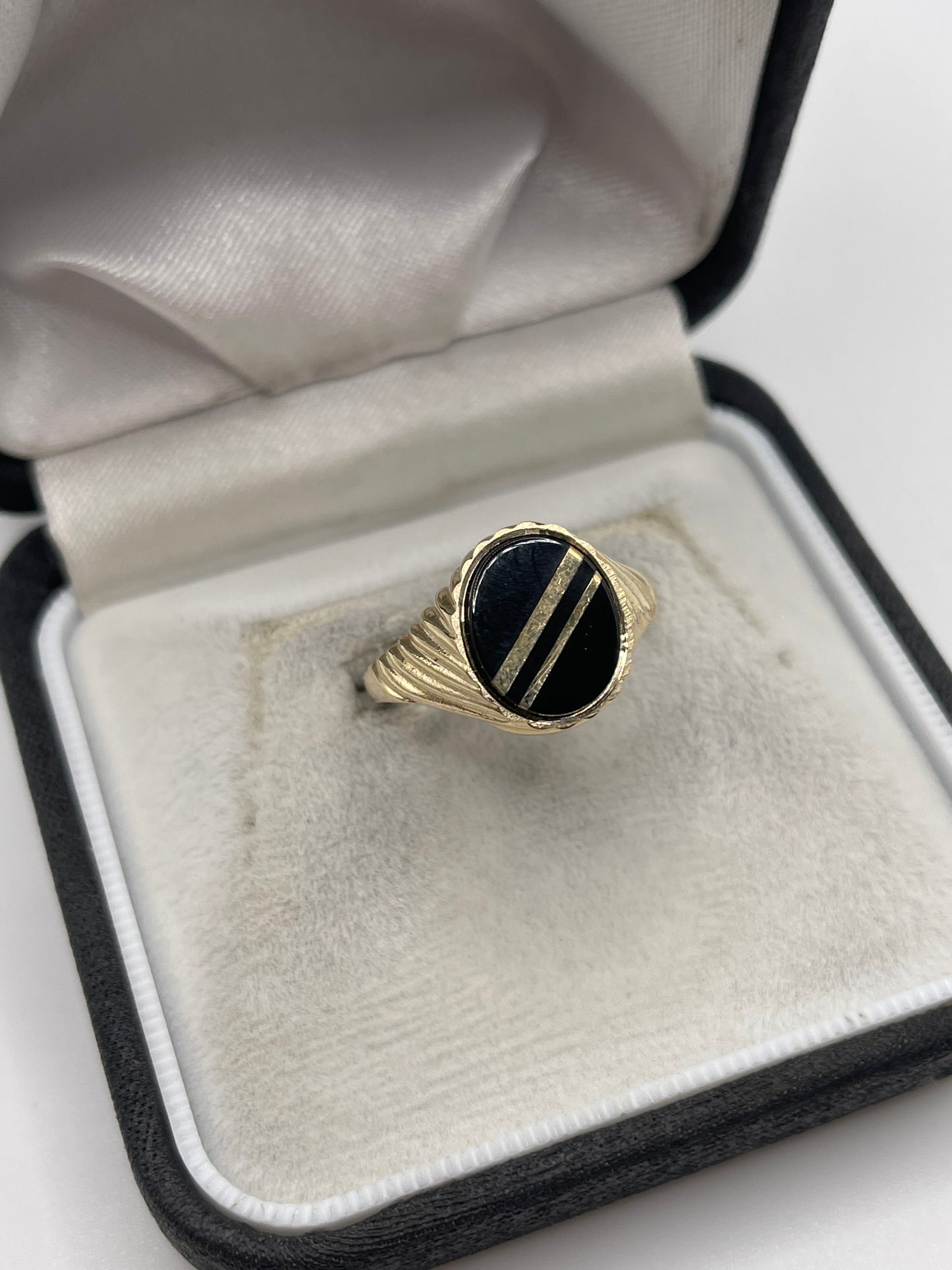 9ct gold onyx signet ring