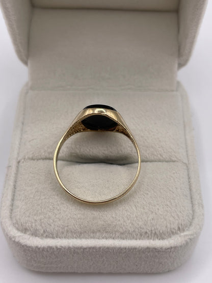 9ct gokd onyx signet ring