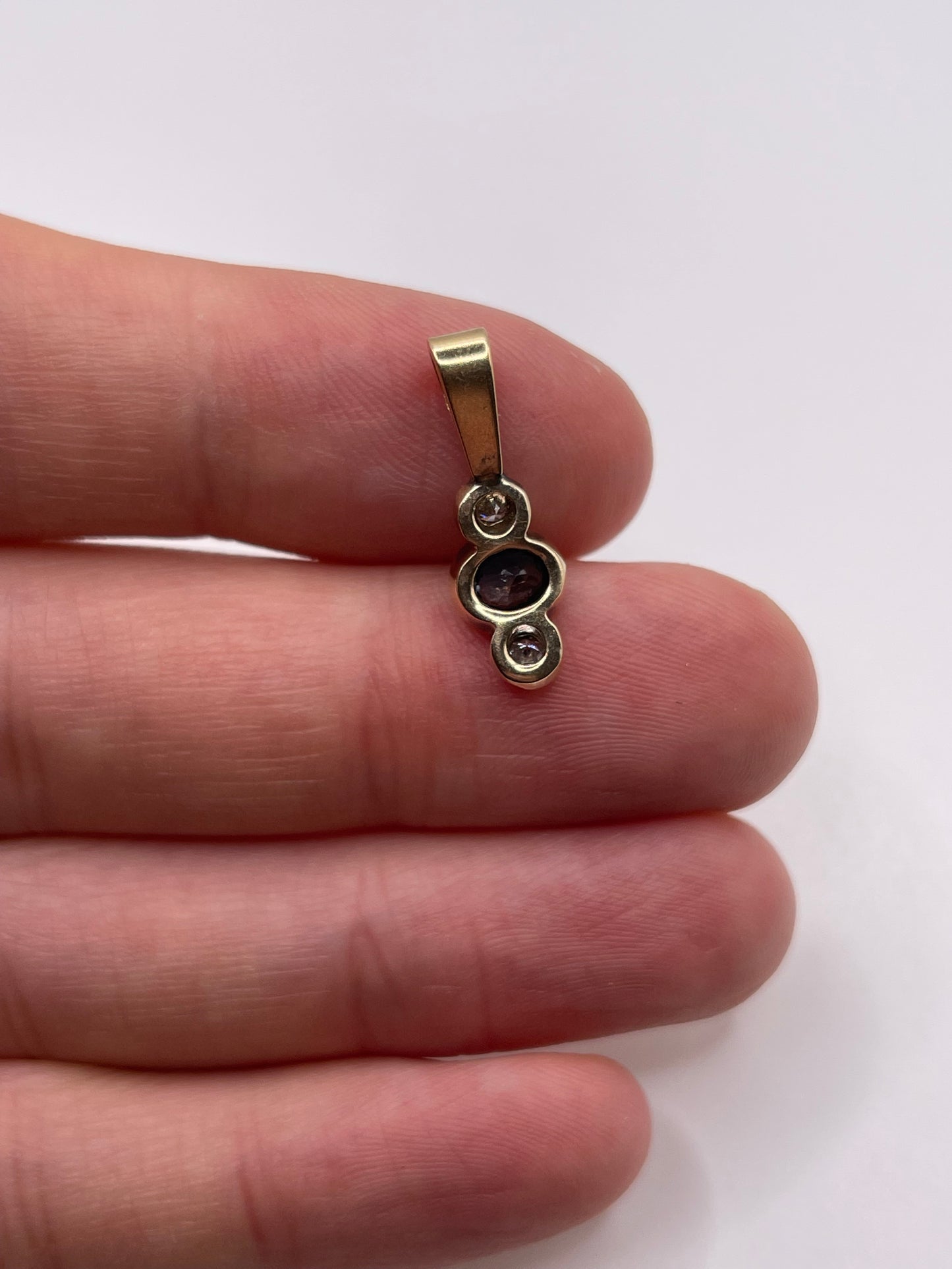9ct gold sapphire and diamond pendant
