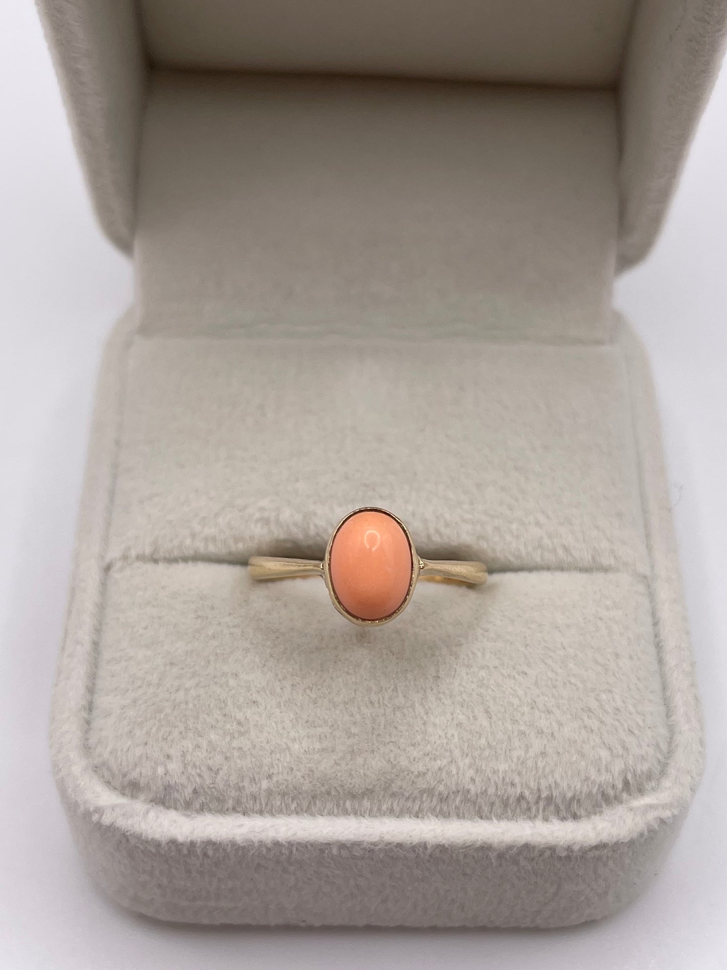 9ct gold coral ring