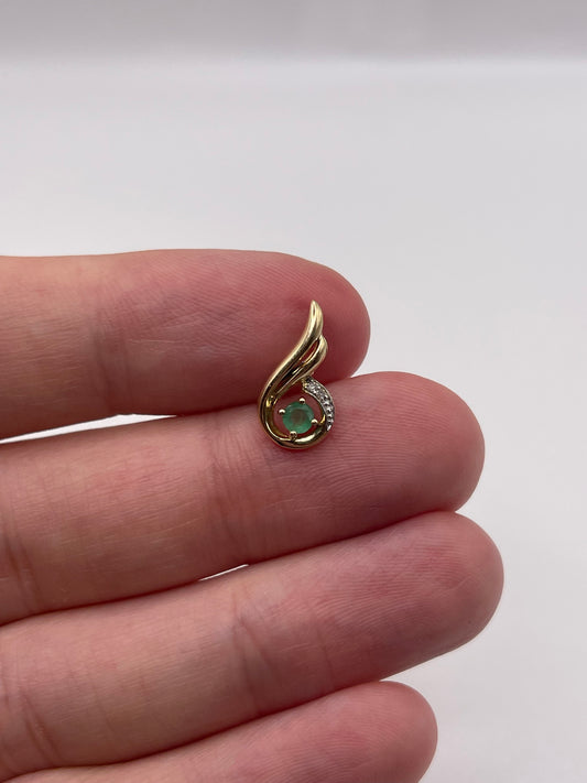 9ct gold emerald and diamond pendant