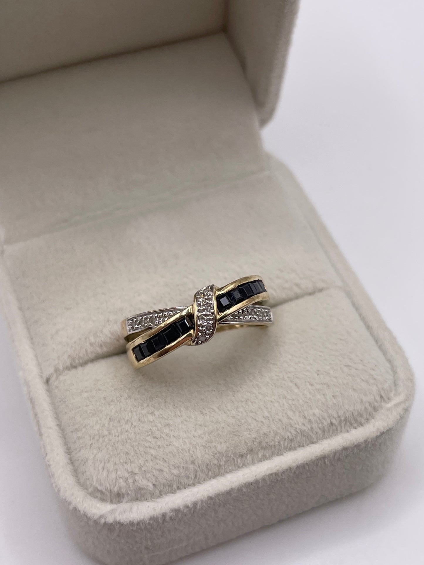 9ct gold sapphire and diamond ring
