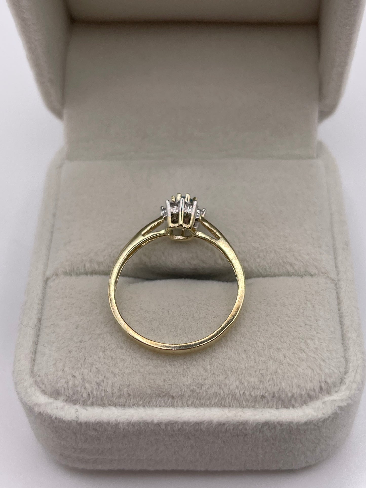 9ct gold topaz and diamond ring