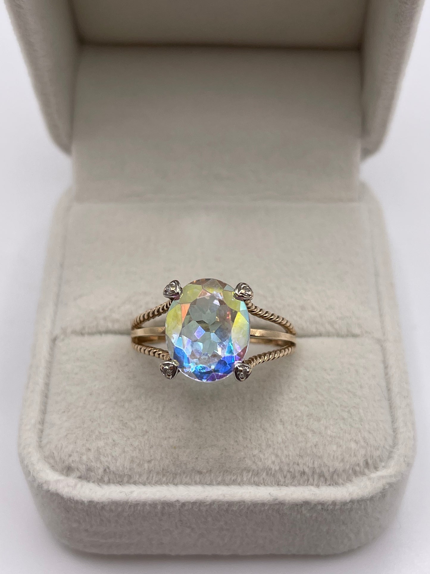 9ct gold topaz and diamond ring