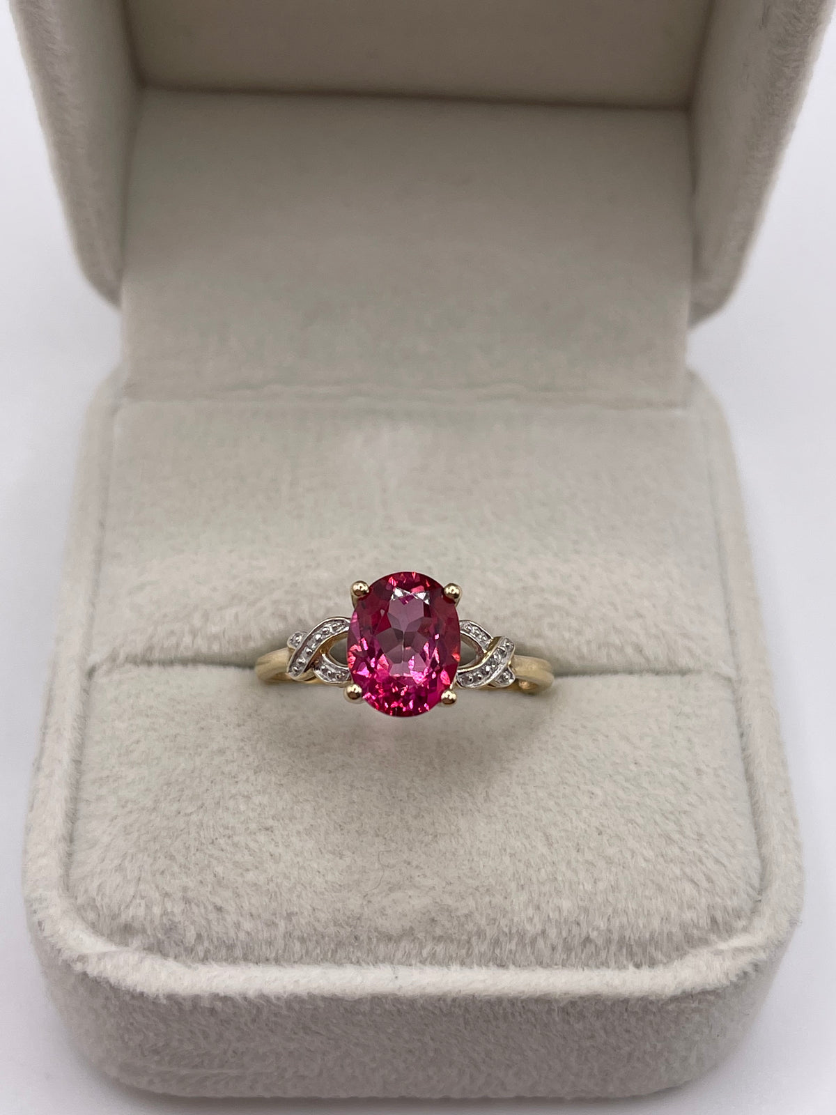 9ct gold topaz and diamond ring