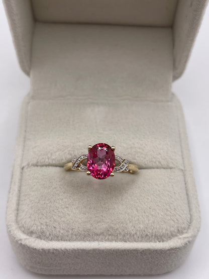 9ct gold topaz and diamond ring