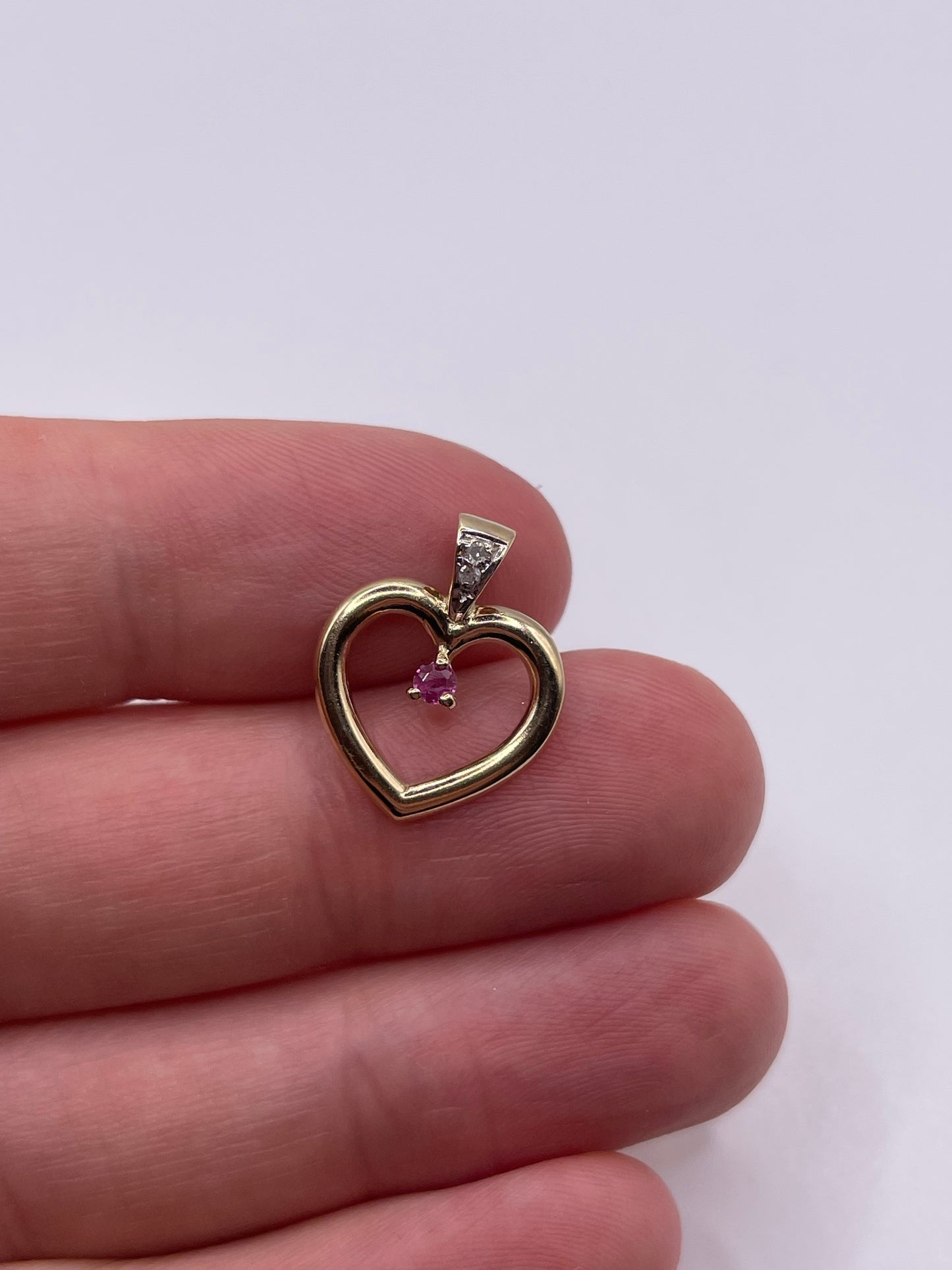 9ct gold ruby and diamond heart pendant