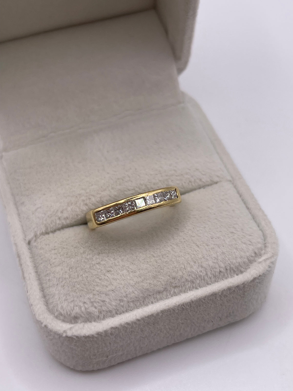 18ct gold 50 point diamond ring