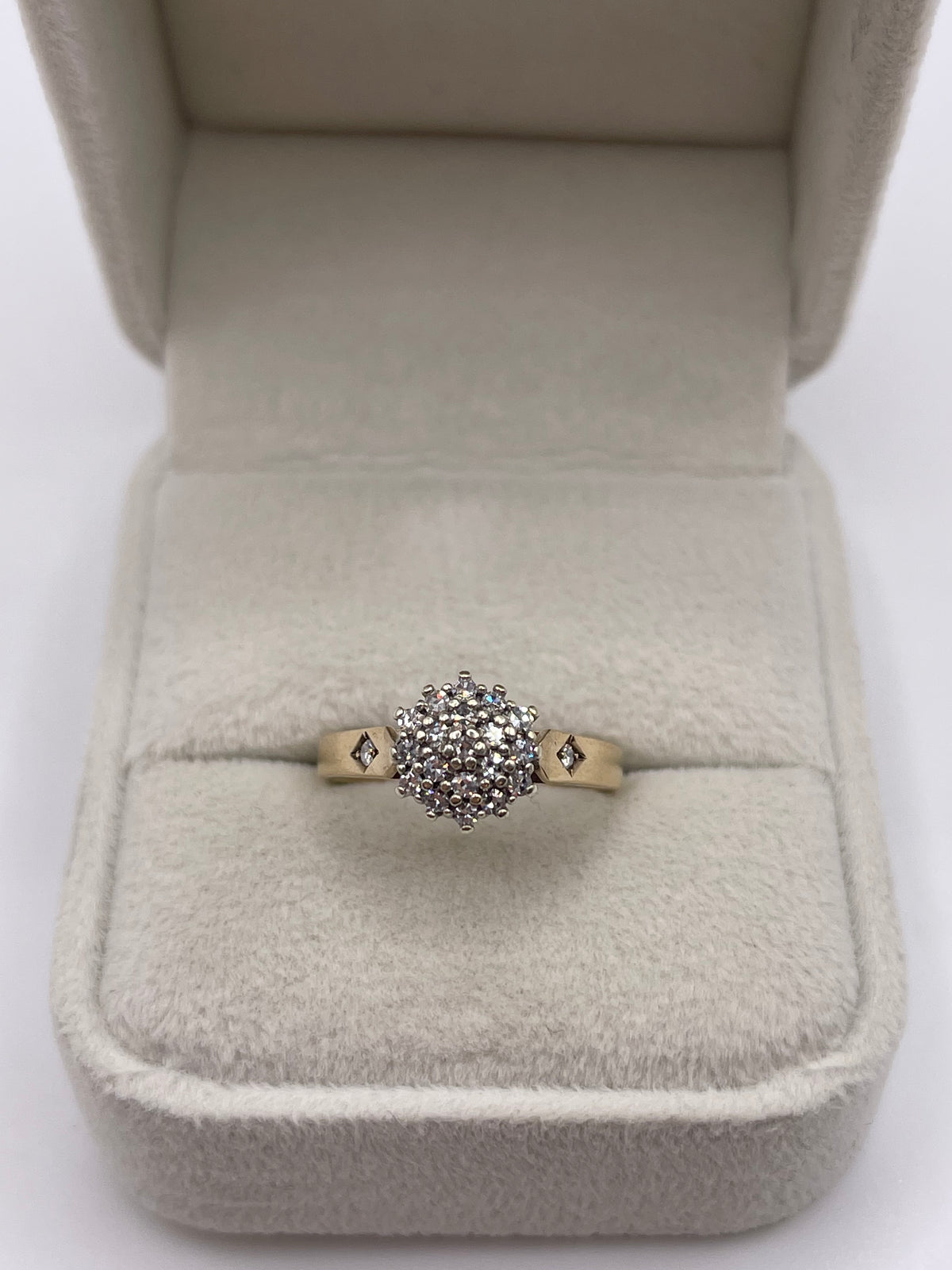 9ct gold diamond cluster ring
