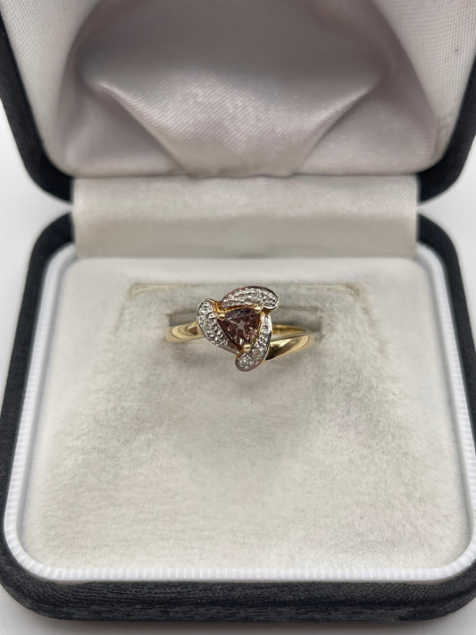 9ct gold quartz and diamond ring
