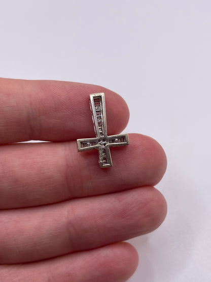 18ct white gold diamond cross pendant