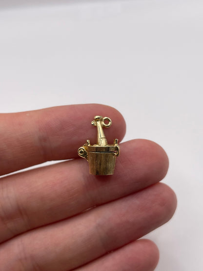 9ct gold champagne charm