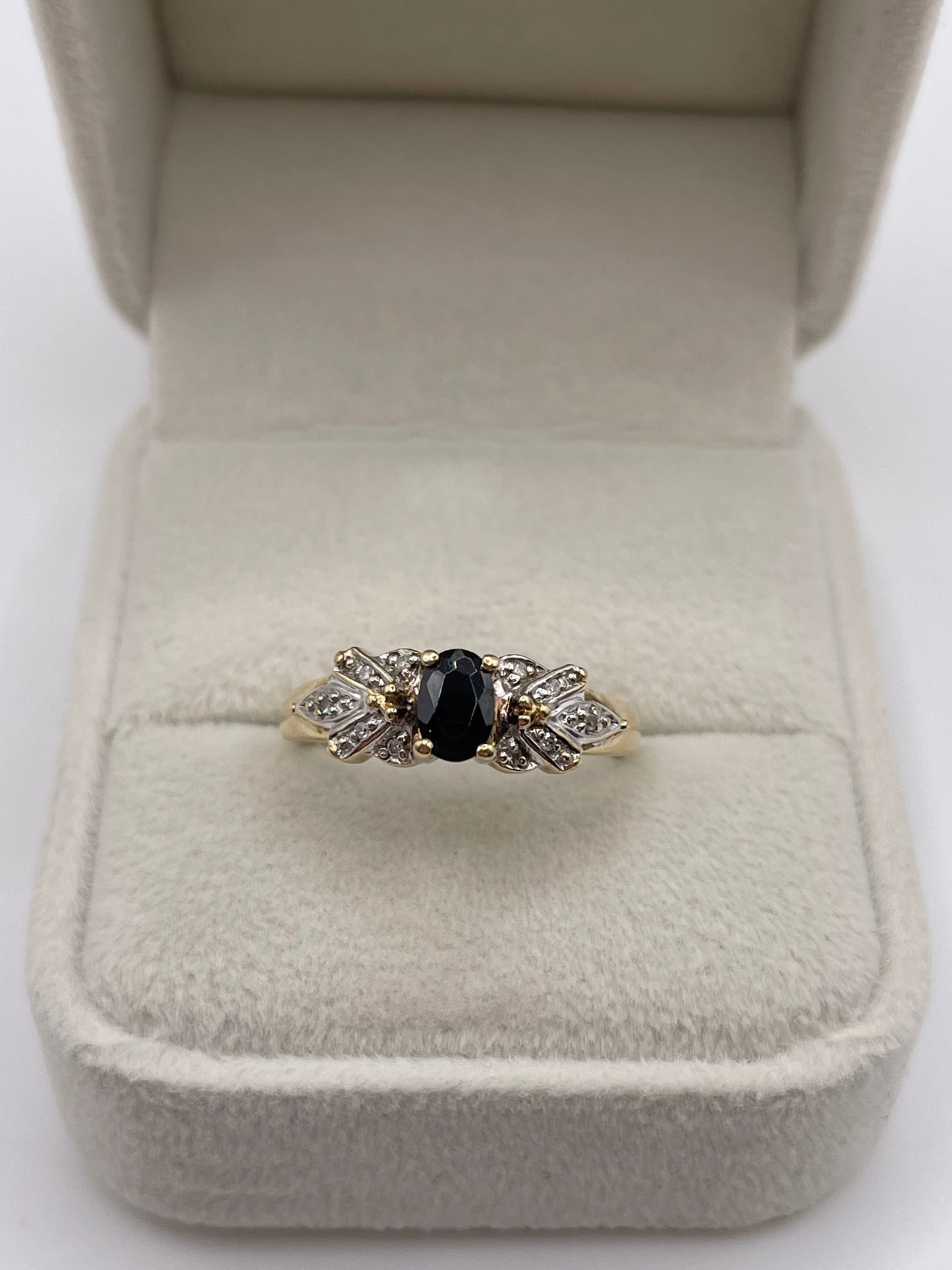 9ct gold sapphire and diamond ring