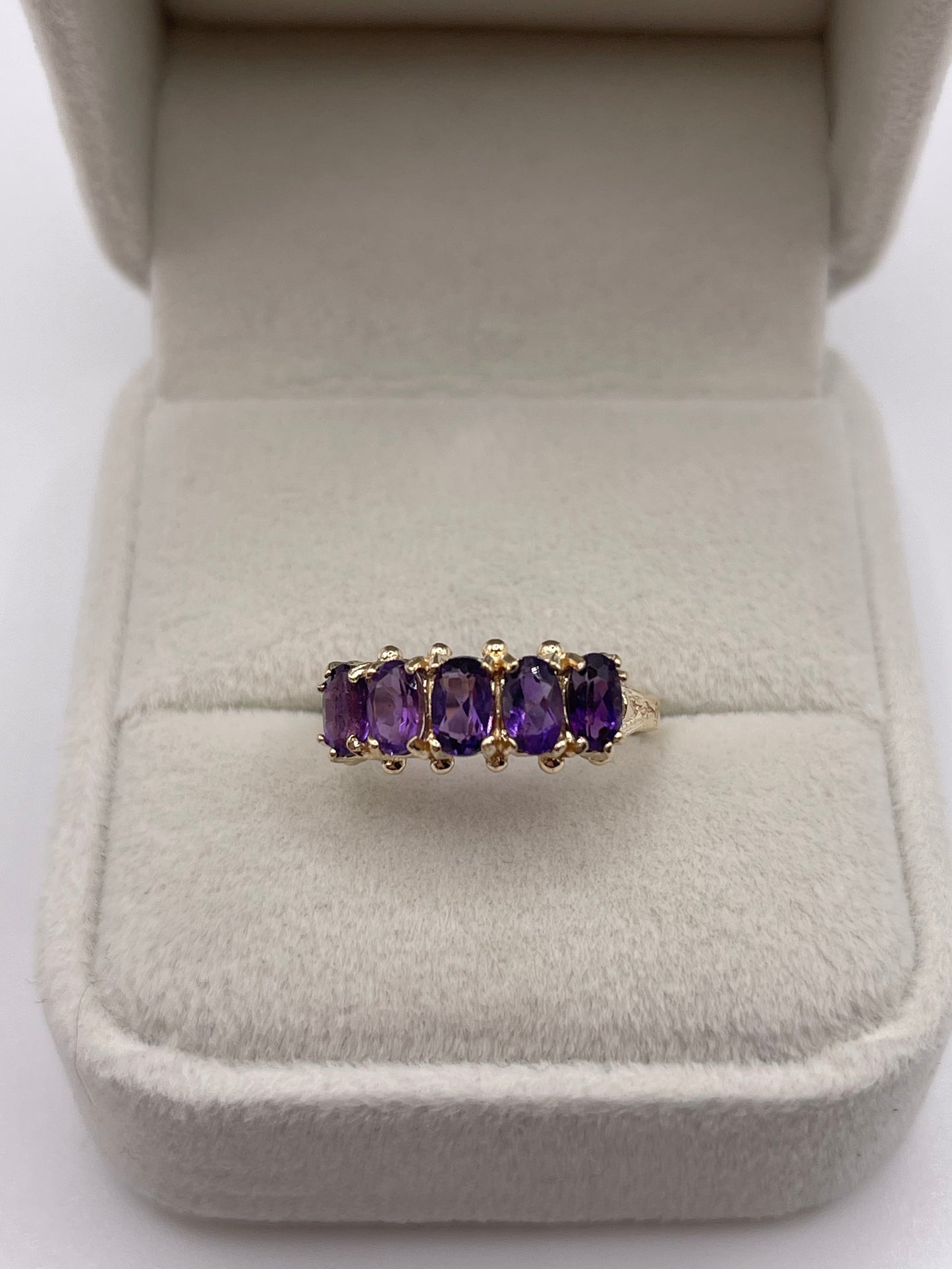 9ct gold amethyst ring
