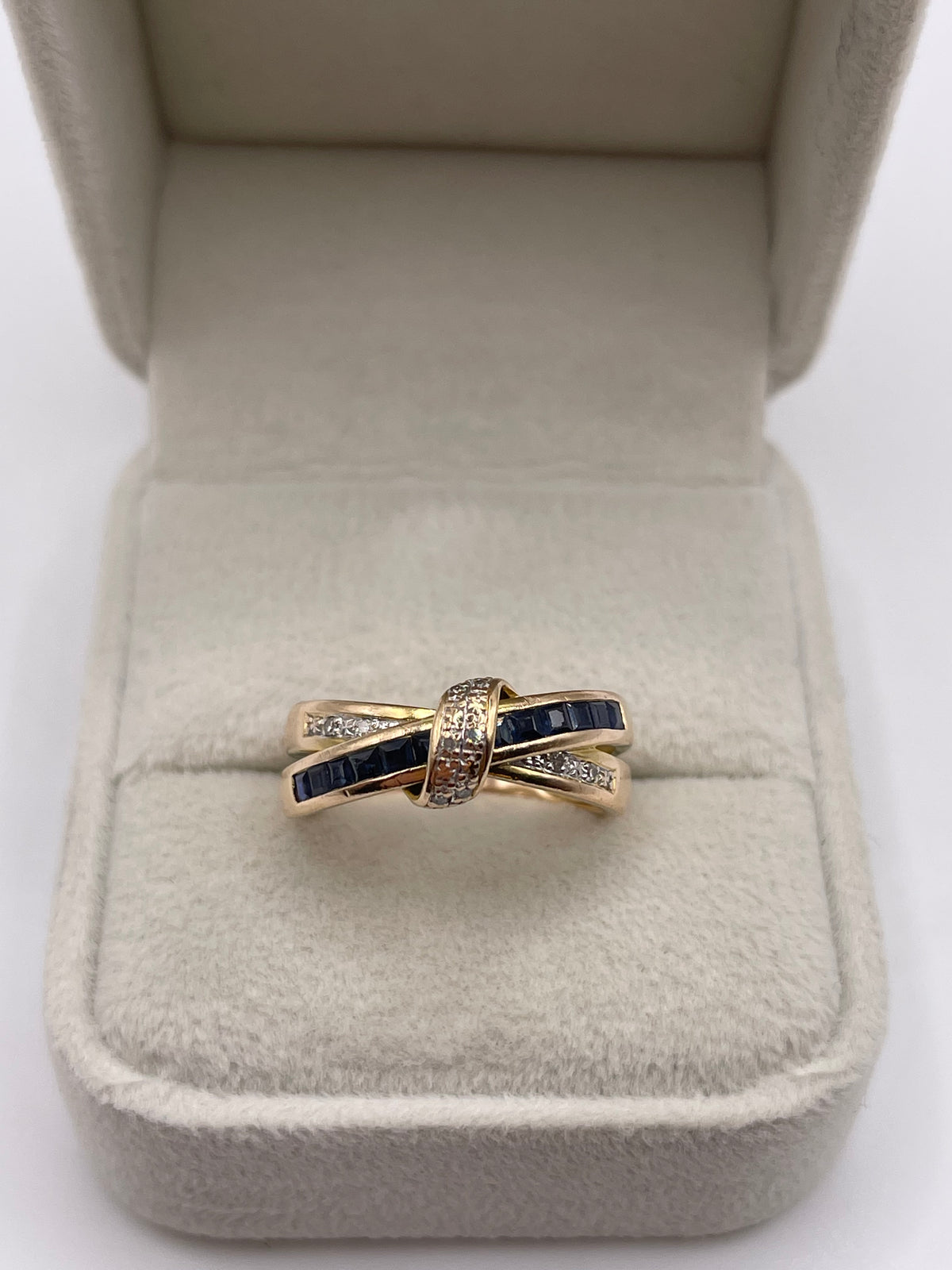 9ct gold sapphire and diamond ring