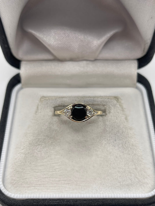 9ct gold onyx and cz ring