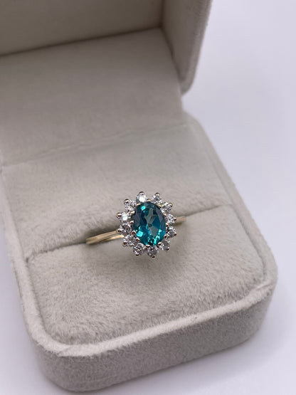 9ct gold topaz and cz ring