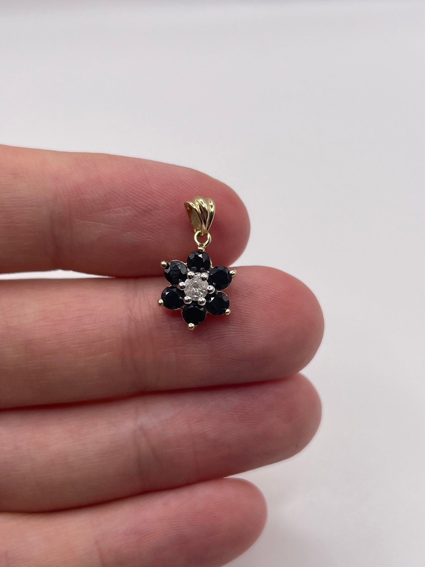 9ct gold sapphire and diamond pendant